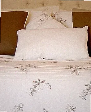 Custom Designer Quality Duvet/Duvet Cover Bedding Set in a bag with Pillows